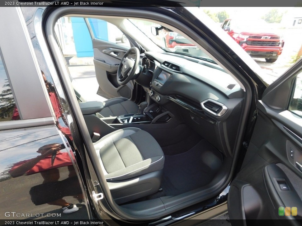 Jet Black Interior Front Seat for the 2023 Chevrolet TrailBlazer LT AWD #144690420