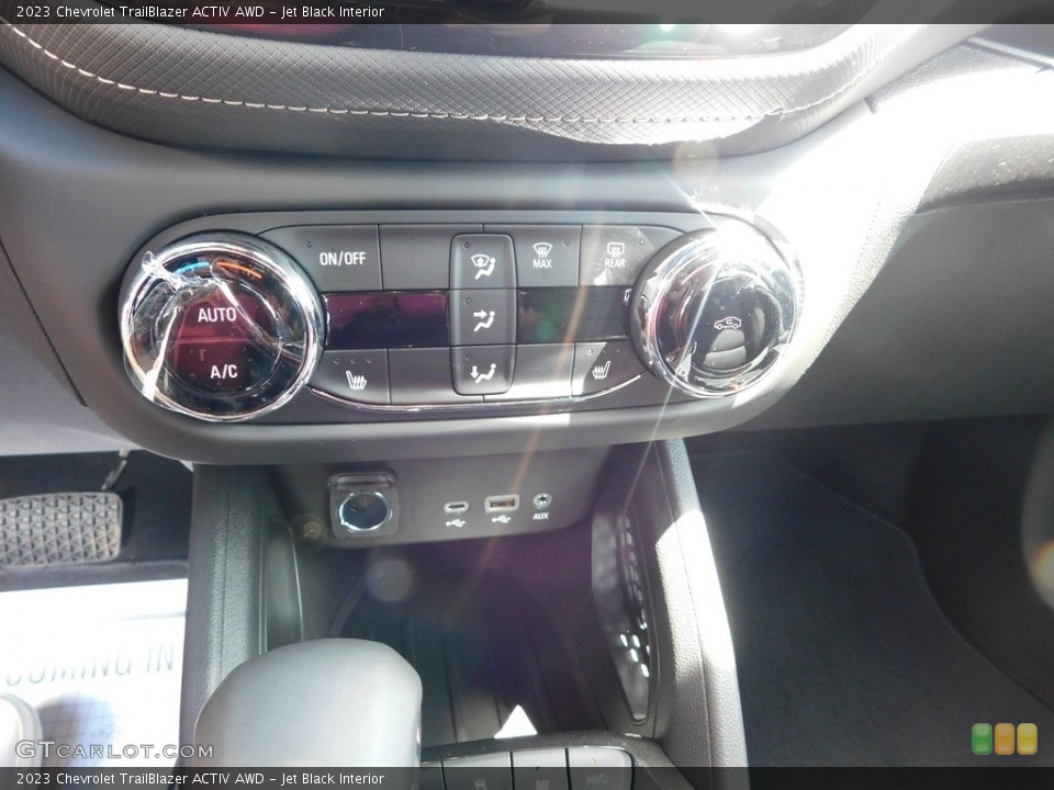 Jet Black Interior Controls for the 2023 Chevrolet TrailBlazer ACTIV AWD #144691407