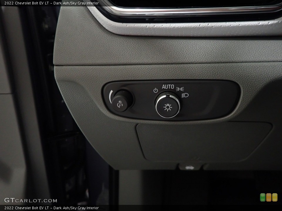 Dark Ash/Sky Gray Interior Controls for the 2022 Chevrolet Bolt EV LT #144740261