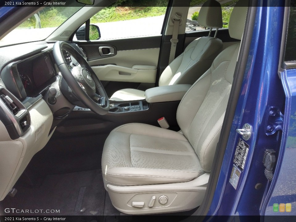 Gray Interior Photo for the 2021 Kia Sorento S #144742507