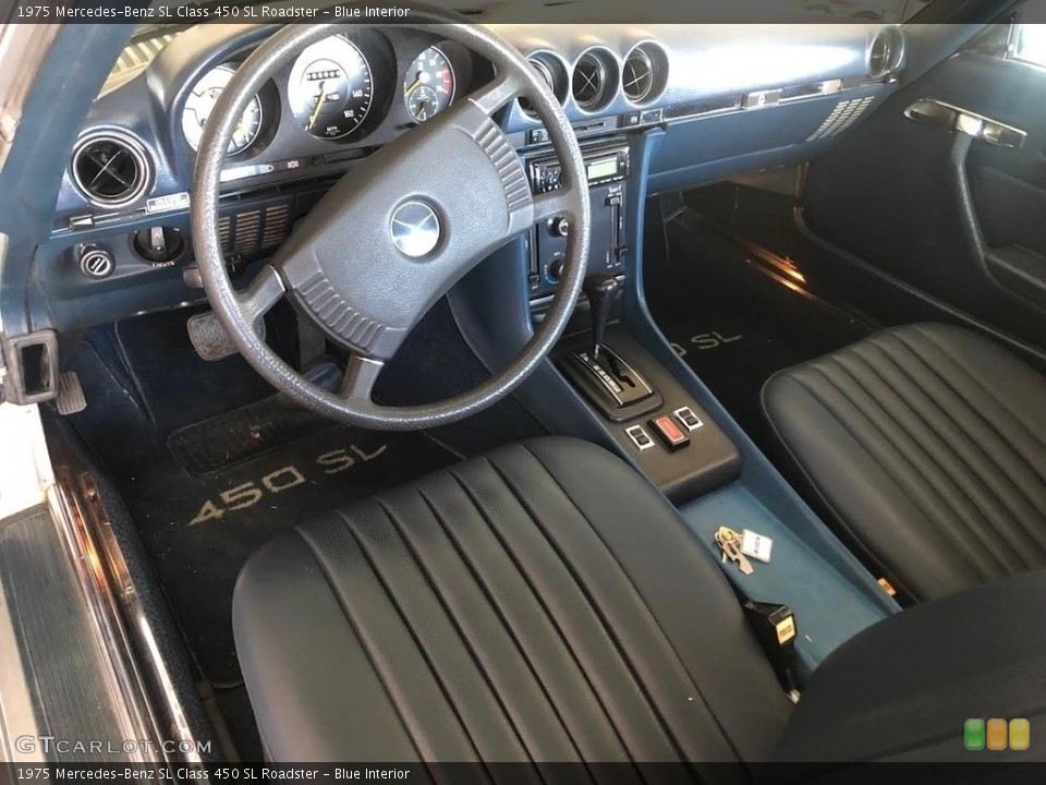 Blue Interior Photo for the 1975 Mercedes-Benz SL Class 450 SL Roadster #144790627