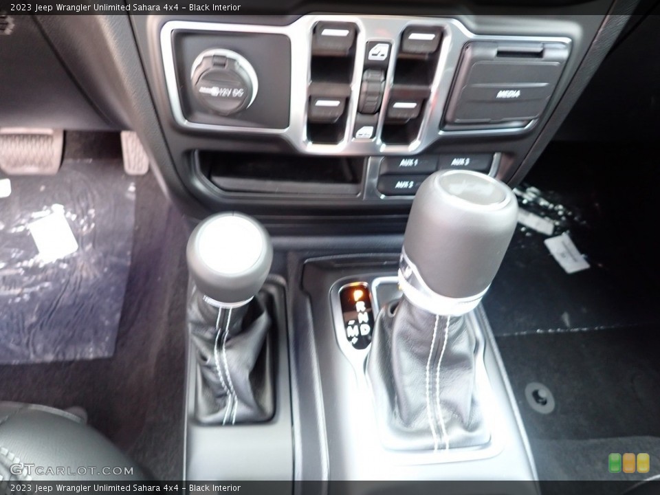 Black Interior Transmission for the 2023 Jeep Wrangler Unlimited Sahara 4x4 #144801508