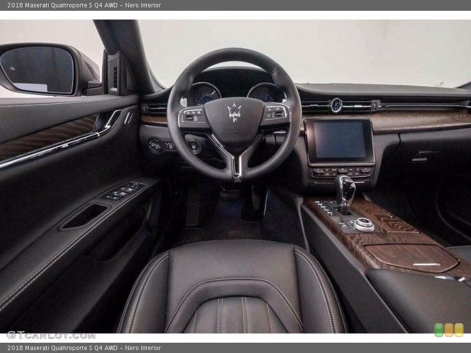 Nero Interior Photo for the 2018 Maserati Quattroporte S Q4 AWD #144827429