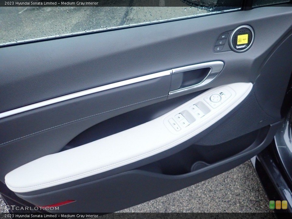 Medium Gray Interior Door Panel for the 2023 Hyundai Sonata Limited #144833915