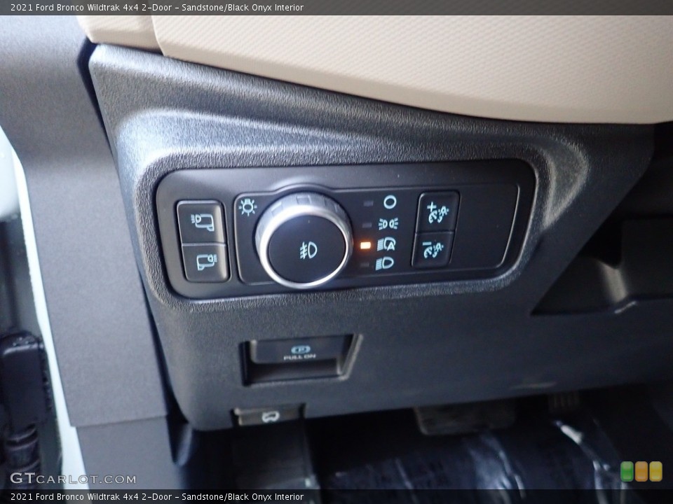 Sandstone/Black Onyx Interior Controls for the 2021 Ford Bronco Wildtrak 4x4 2-Door #144859419