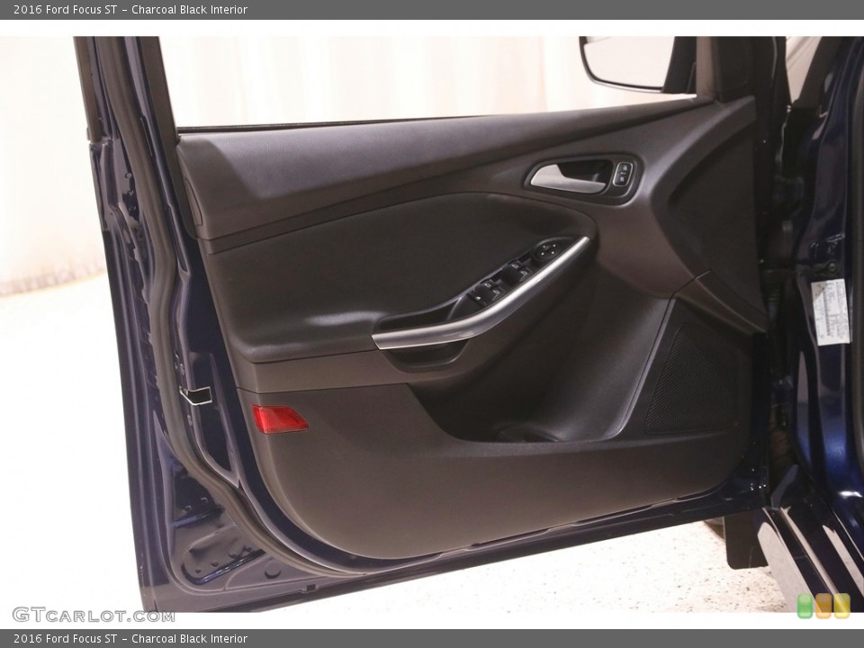 Charcoal Black Interior Door Panel for the 2016 Ford Focus ST #144863374