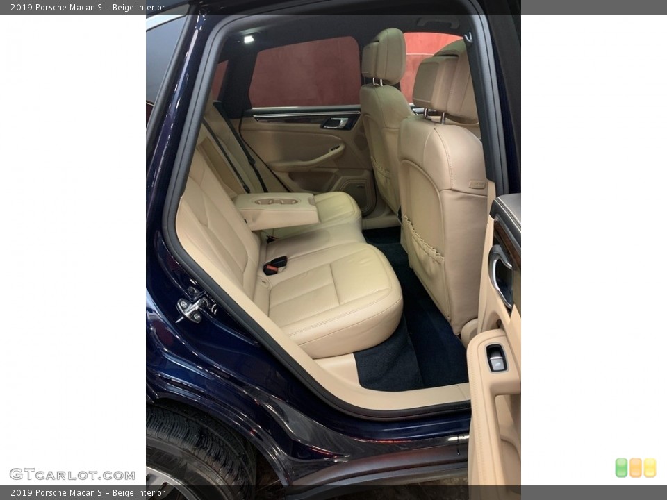 Beige Interior Rear Seat for the 2019 Porsche Macan S #144864487