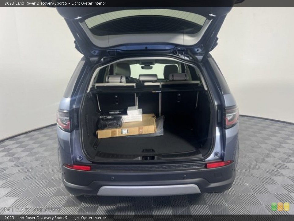 Light Oyster Interior Trunk for the 2023 Land Rover Discovery Sport S #144881894