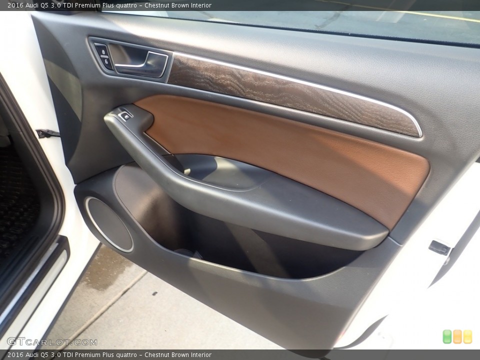 Chestnut Brown Interior Door Panel for the 2016 Audi Q5 3.0 TDI Premium Plus quattro #144884926