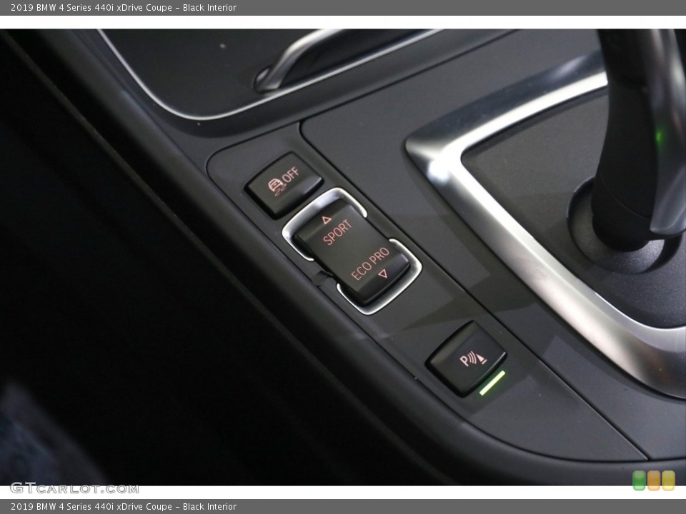 Black Interior Controls for the 2019 BMW 4 Series 440i xDrive Coupe #144892834