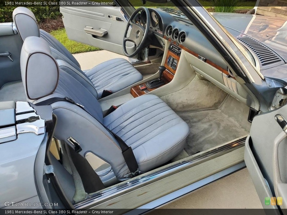 Grey Interior Front Seat for the 1981 Mercedes-Benz SL Class 380 SL Roadster #144904573