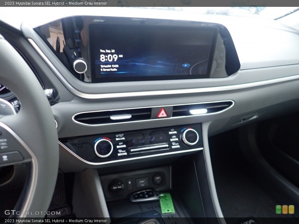 Medium Gray Interior Controls for the 2023 Hyundai Sonata SEL Hybrid #144916555
