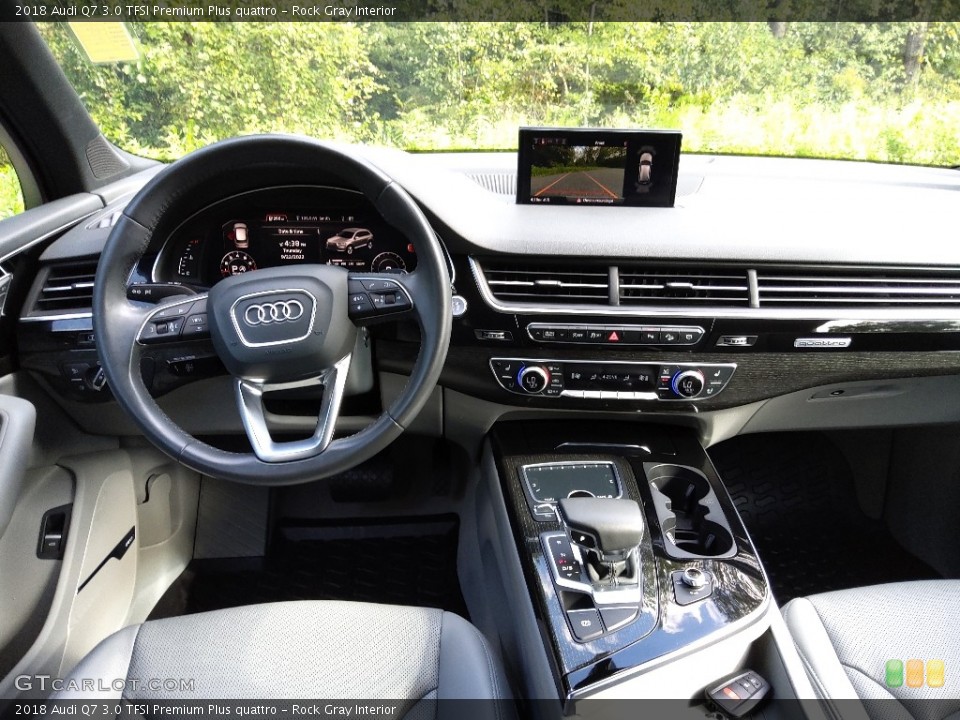 Rock Gray Interior Dashboard for the 2018 Audi Q7 3.0 TFSI Premium Plus quattro #144918115