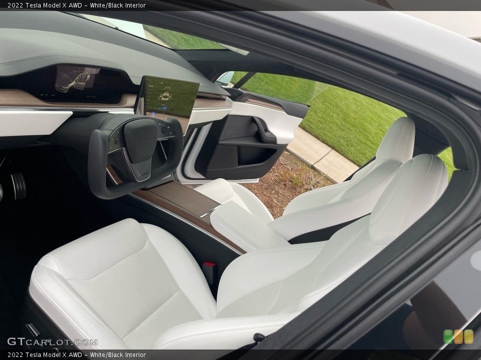 White/Black Interior Photo for the 2022 Tesla Model X AWD #144925074