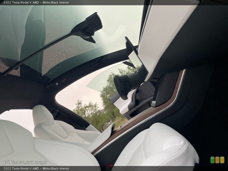 White/Black Interior Front Seat for the 2022 Tesla Model X AWD #144925080