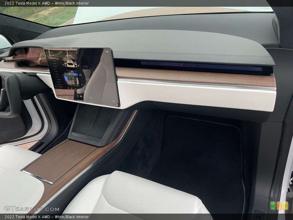 White/Black Interior Dashboard for the 2022 Tesla Model X AWD #144925095