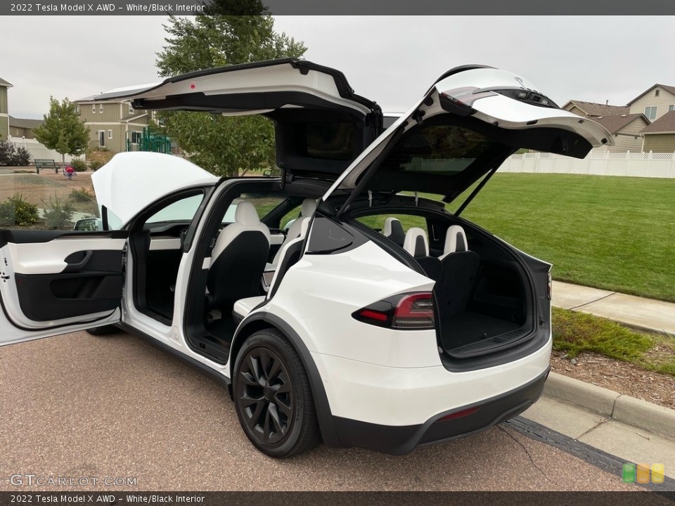 White/Black Interior Trunk for the 2022 Tesla Model X AWD #144925101