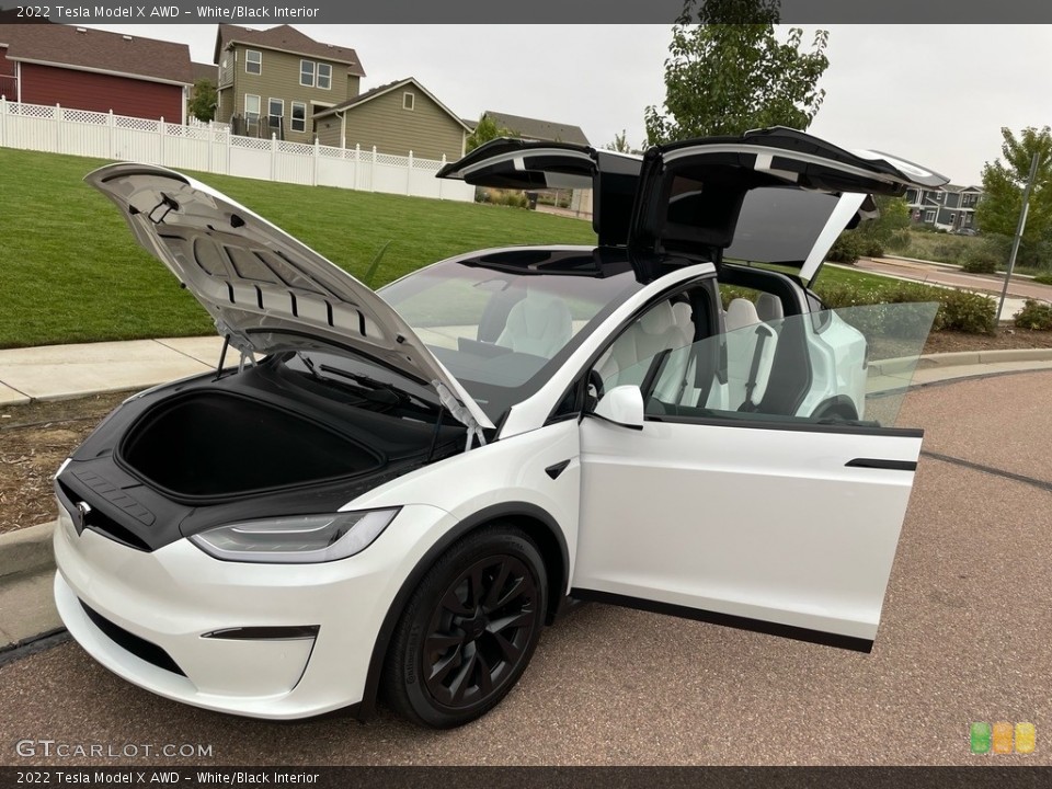 White/Black Interior Trunk for the 2022 Tesla Model X AWD #144925152