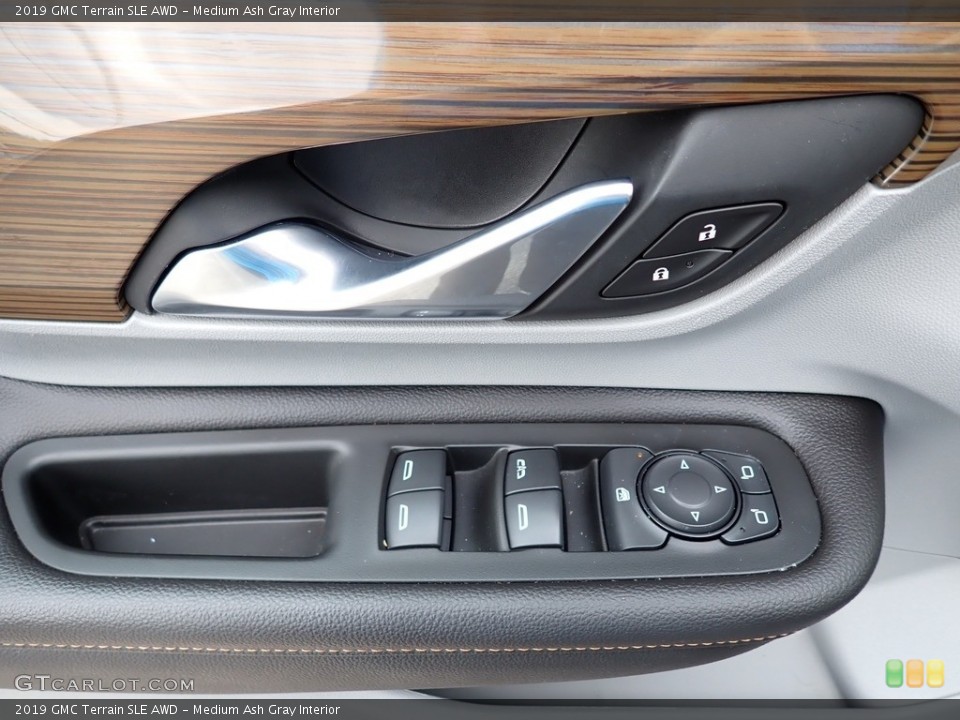 Medium Ash Gray Interior Door Panel for the 2019 GMC Terrain SLE AWD #144937845
