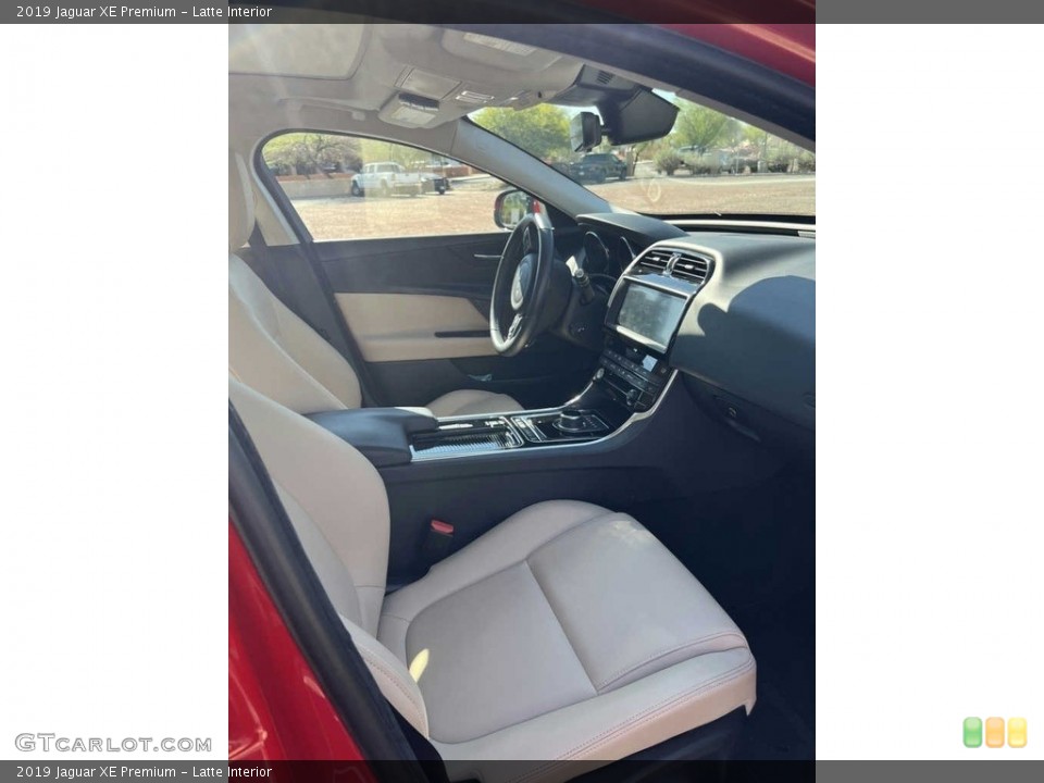 Latte 2019 Jaguar XE Interiors
