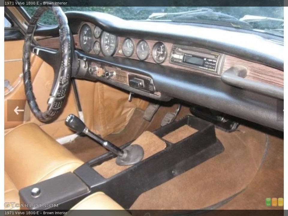 Brown Interior Dashboard for the 1971 Volvo 1800 E #144943557