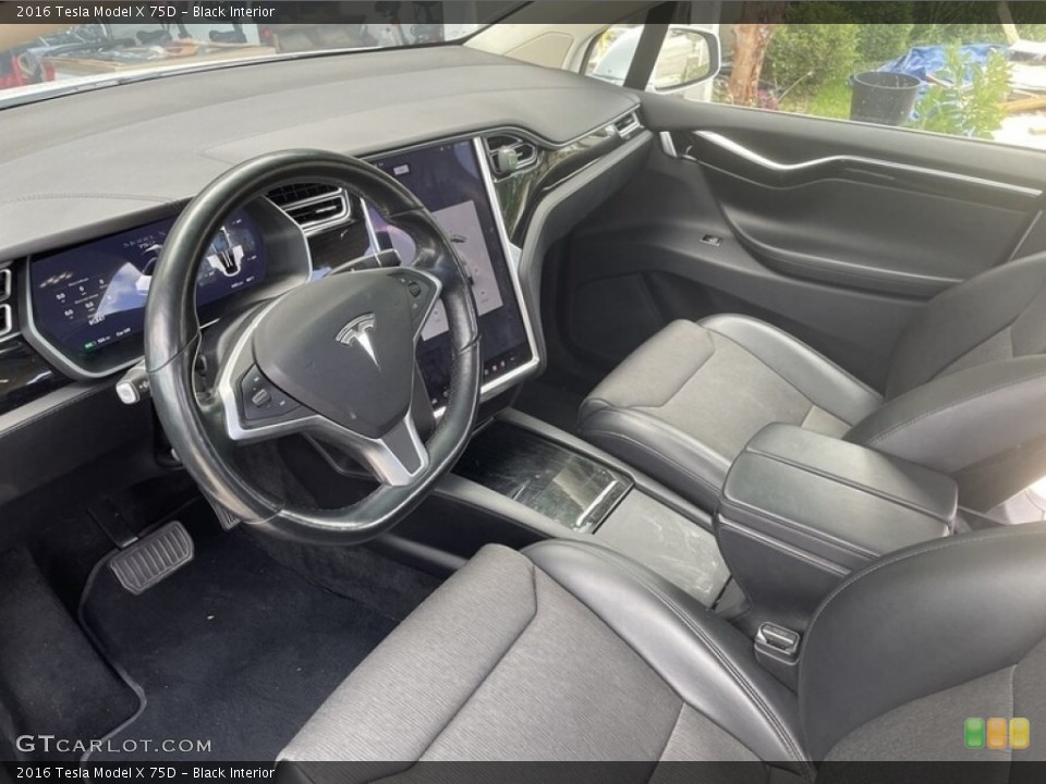 Black Interior Photo for the 2016 Tesla Model X 75D #144943854