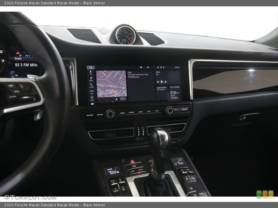 Black Interior Controls for the 2020 Porsche Macan  #145005960