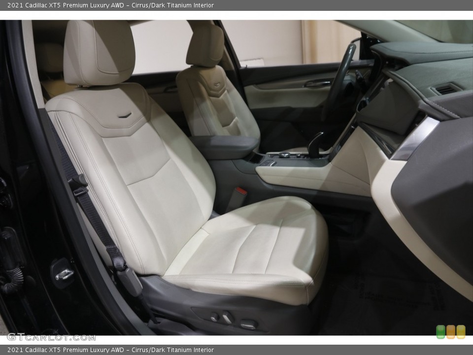 Cirrus/Dark Titanium 2021 Cadillac XT5 Interiors