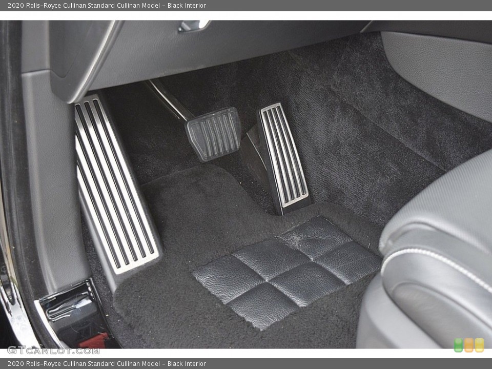 Black Interior Controls for the 2020 Rolls-Royce Cullinan  #145022216