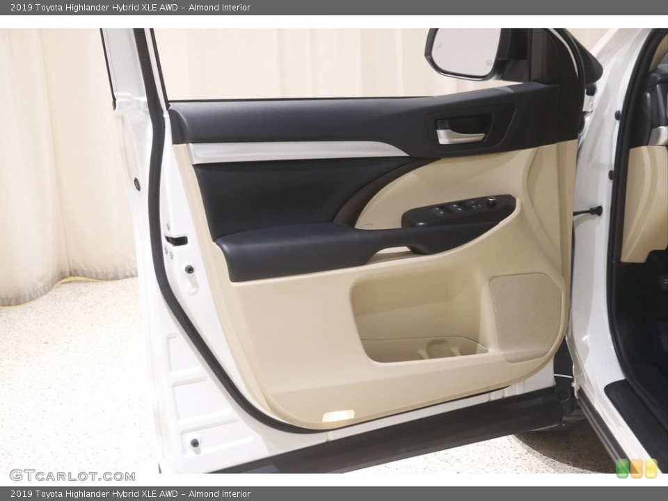 Almond Interior Door Panel for the 2019 Toyota Highlander Hybrid XLE AWD #145051756