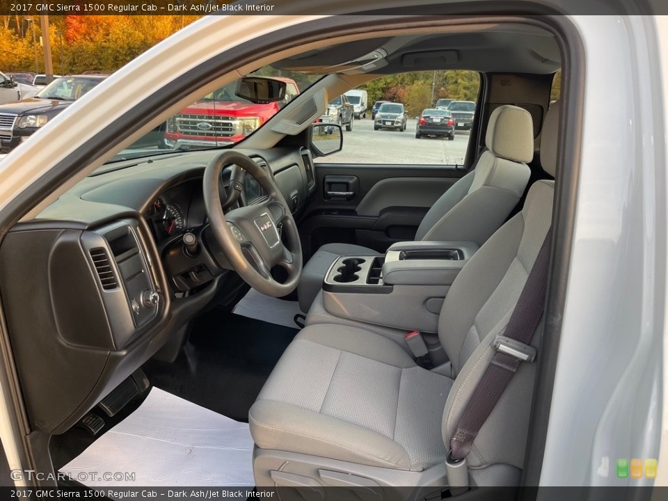 Dark Ash/Jet Black Interior Photo for the 2017 GMC Sierra 1500 Regular Cab #145073513