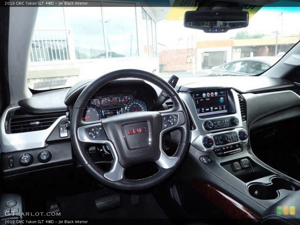 Jet Black Interior Dashboard for the 2019 GMC Yukon SLT 4WD #145080993