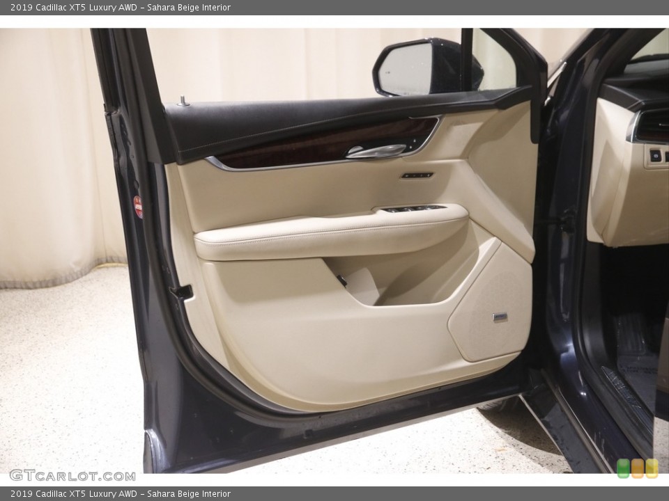 Sahara Beige Interior Door Panel for the 2019 Cadillac XT5 Luxury AWD #145082817