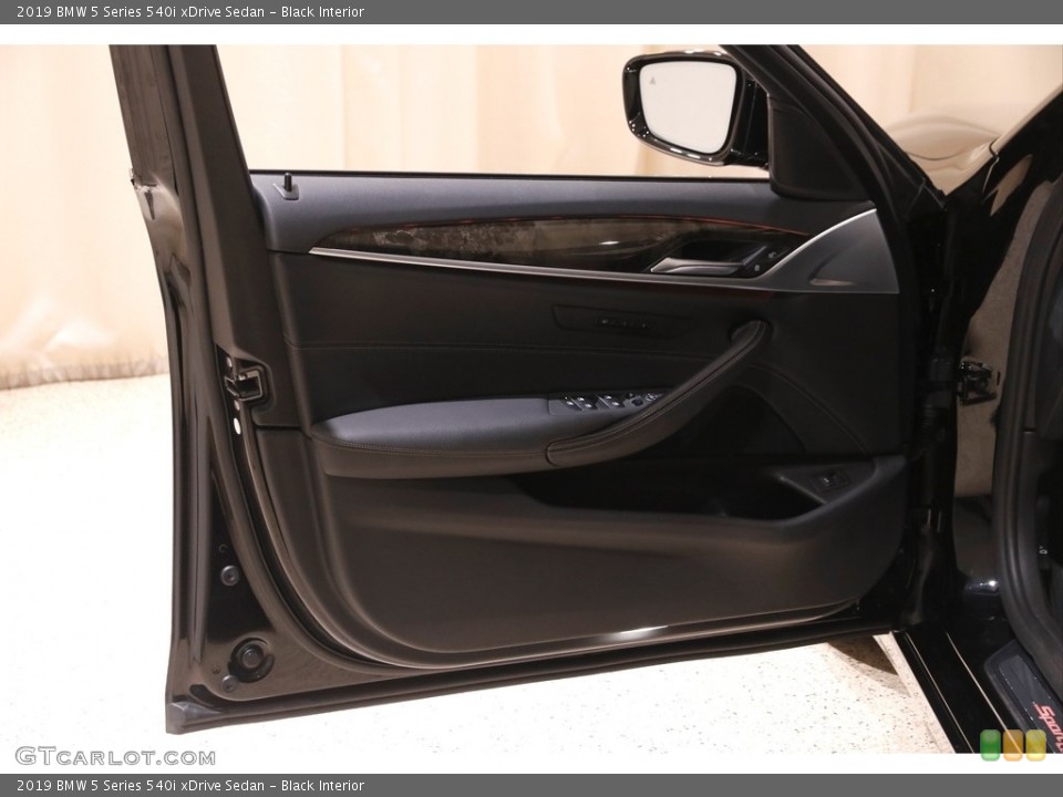 Black Interior Door Panel for the 2019 BMW 5 Series 540i xDrive Sedan #145114316