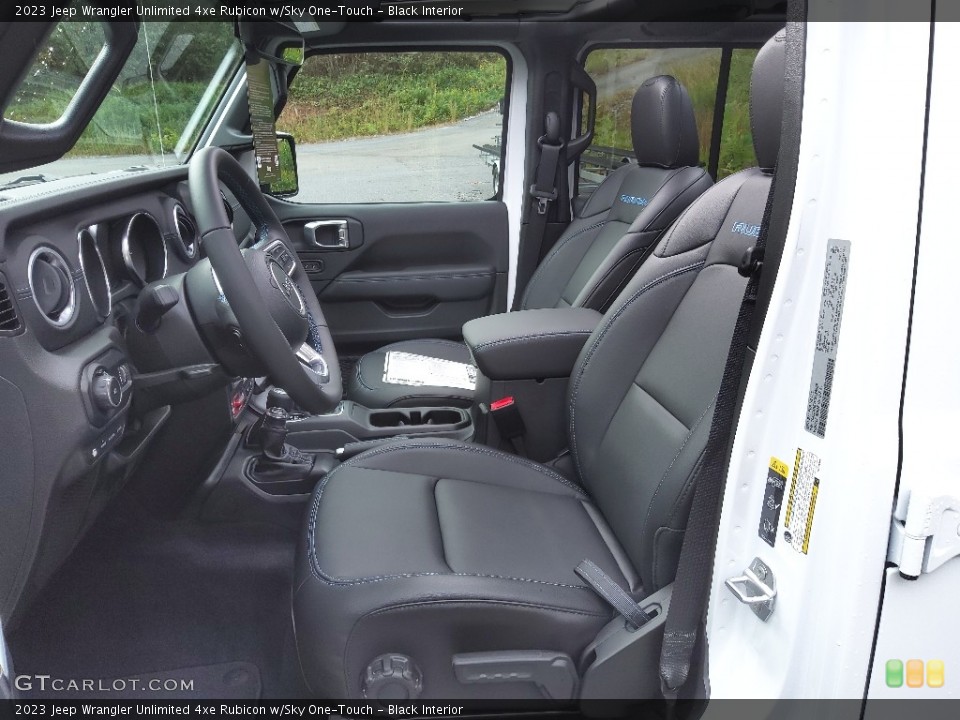 Black Interior Photo for the 2023 Jeep Wrangler Unlimited 4xe Rubicon w/Sky One-Touch #145132090