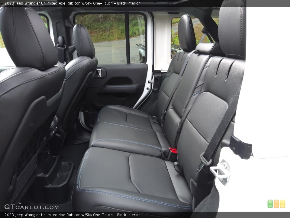Black Interior Rear Seat for the 2023 Jeep Wrangler Unlimited 4xe Rubicon w/Sky One-Touch #145132141