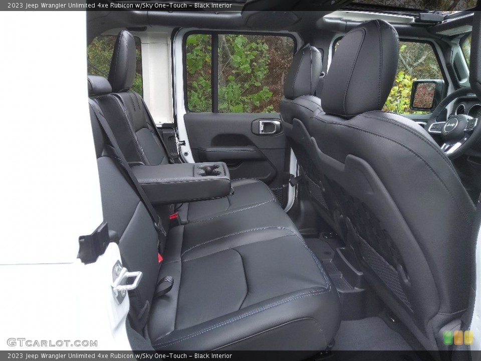 Black Interior Rear Seat for the 2023 Jeep Wrangler Unlimited 4xe Rubicon w/Sky One-Touch #145132273