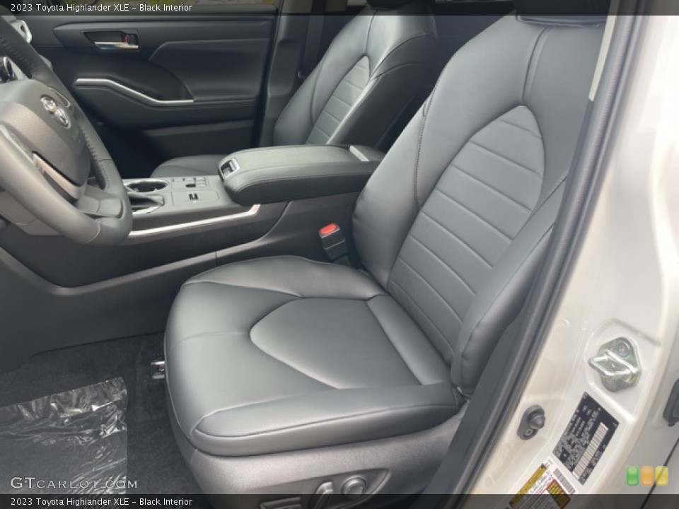 Black Interior Front Seat for the 2023 Toyota Highlander XLE #145132913