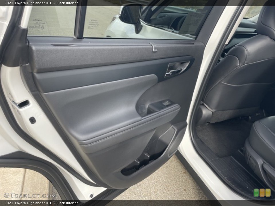 Black Interior Door Panel for the 2023 Toyota Highlander XLE #145132970