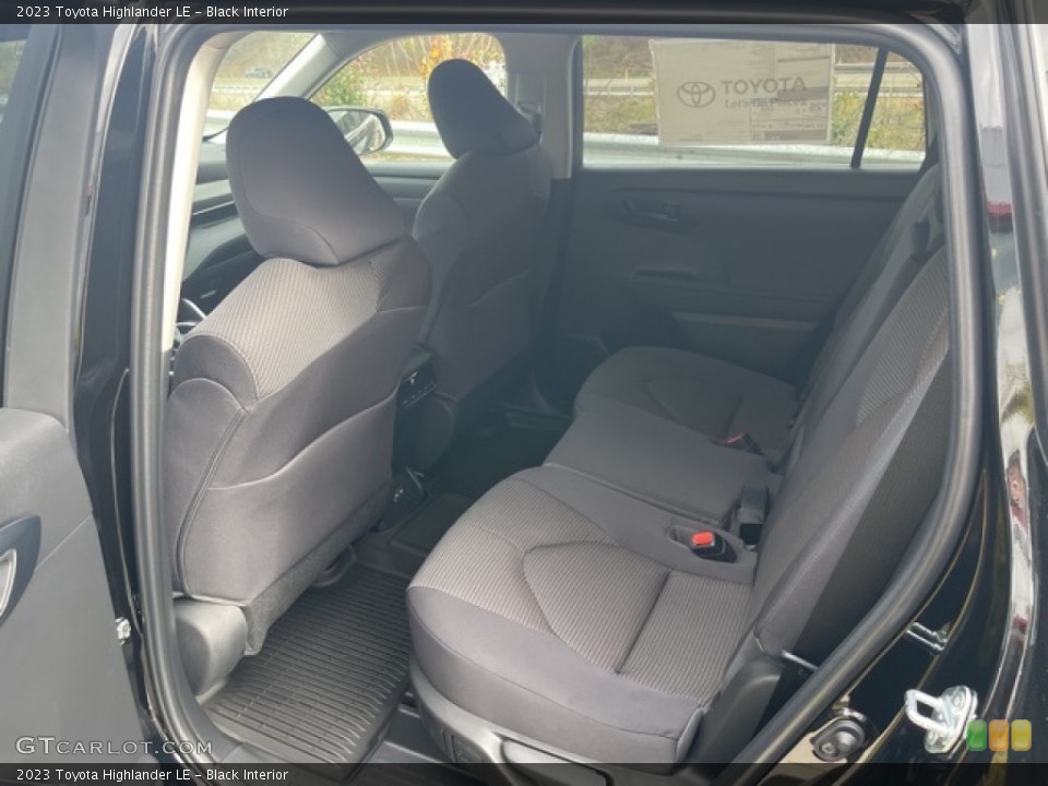Black Interior Rear Seat for the 2023 Toyota Highlander LE #145133528