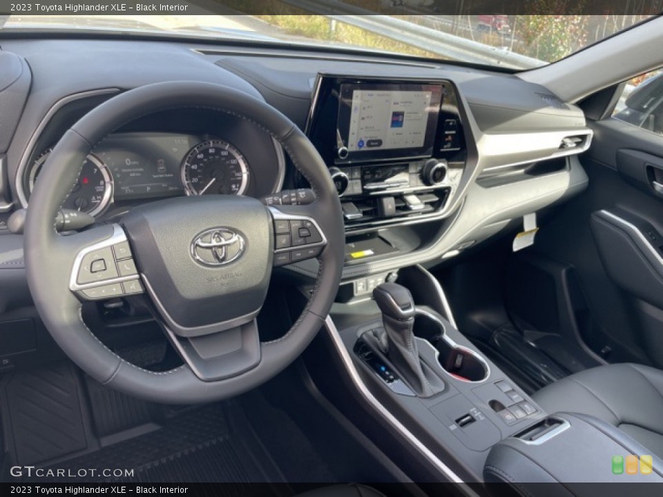 Black Interior Dashboard for the 2023 Toyota Highlander XLE #145133768