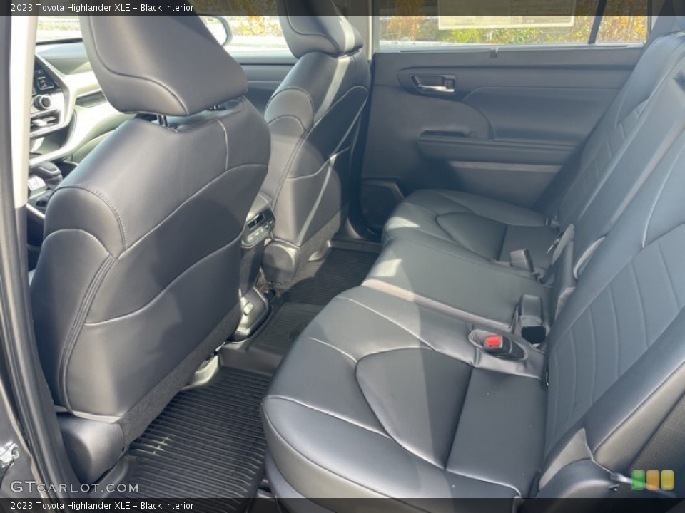 Black Interior Rear Seat for the 2023 Toyota Highlander XLE #145134116