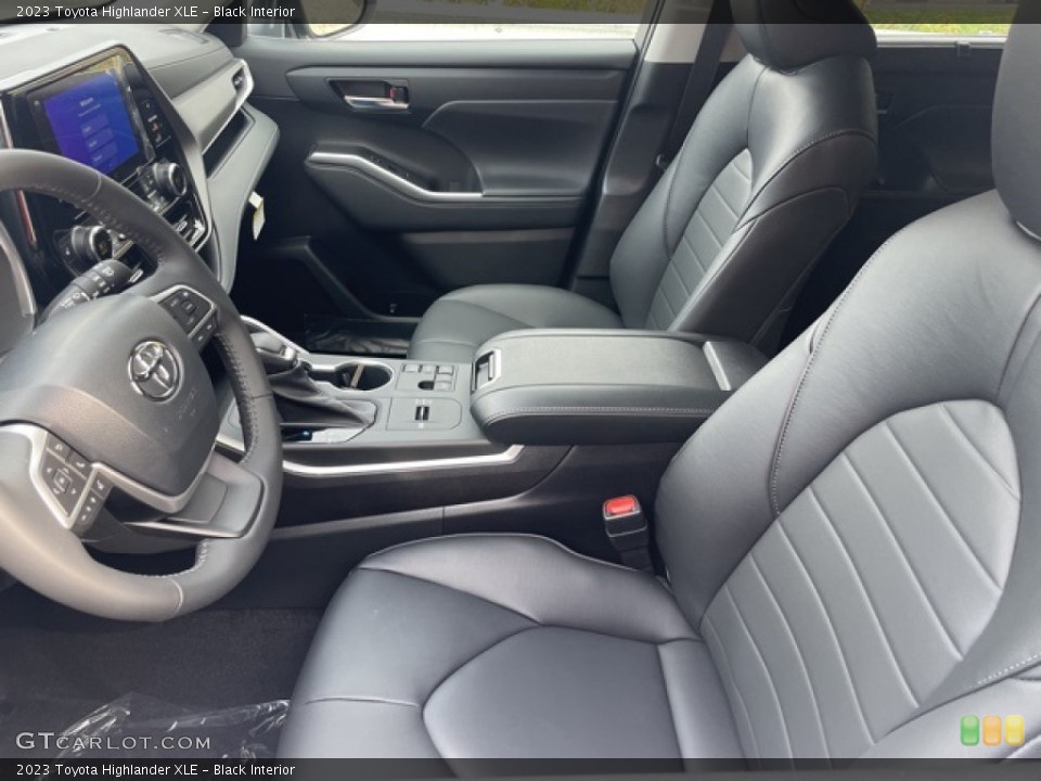 Black Interior Photo for the 2023 Toyota Highlander XLE #145134317