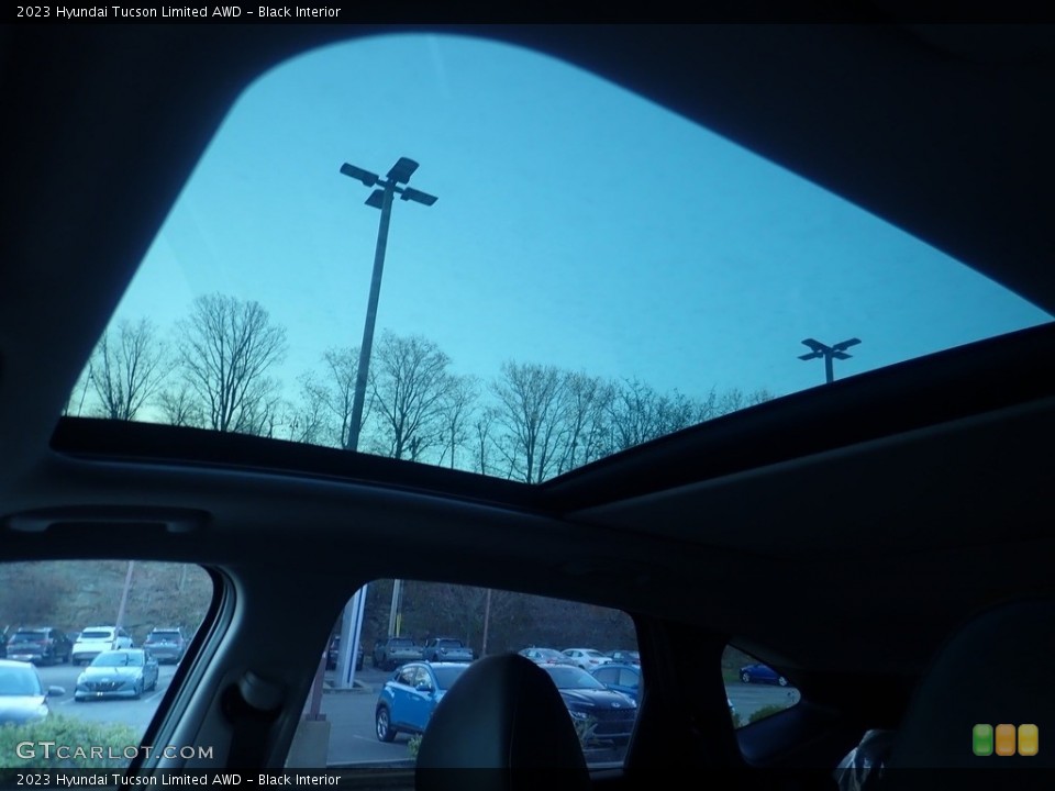 Black Interior Sunroof for the 2023 Hyundai Tucson Limited AWD #145158433