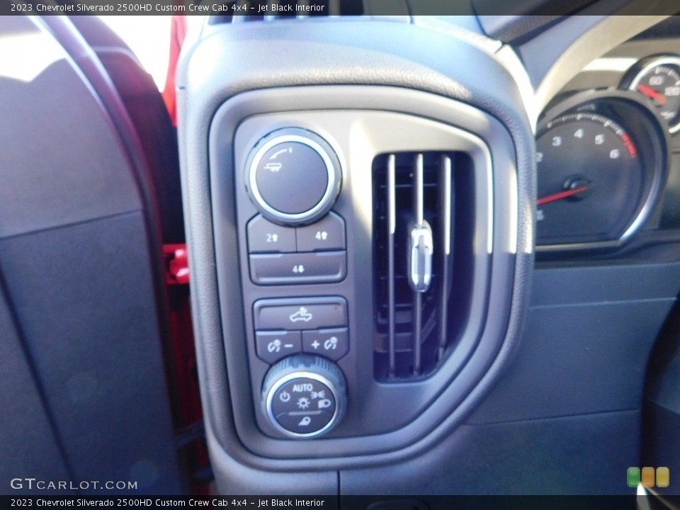 Jet Black Interior Controls for the 2023 Chevrolet Silverado 2500HD Custom Crew Cab 4x4 #145161721