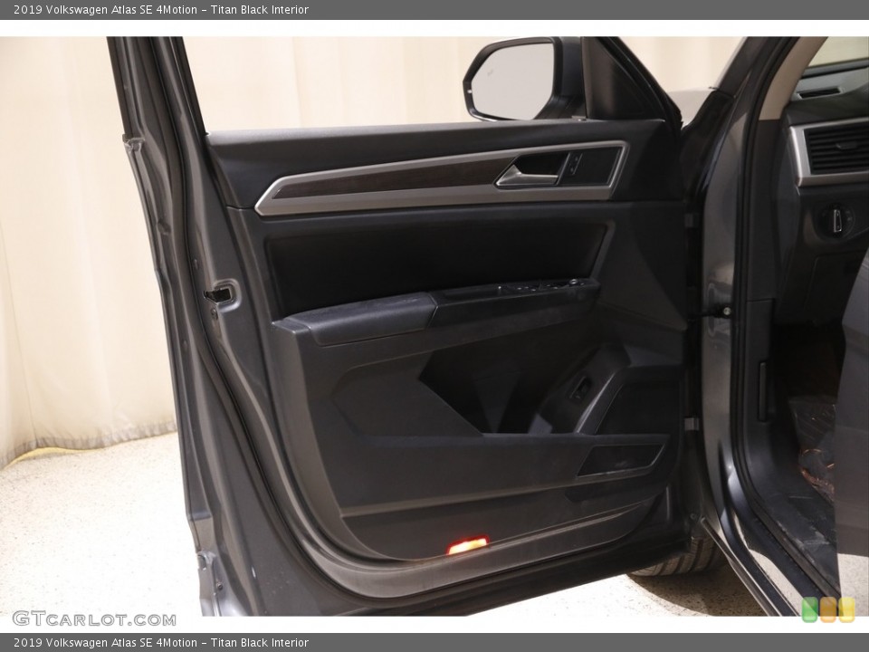 Titan Black Interior Door Panel for the 2019 Volkswagen Atlas SE 4Motion #145164874