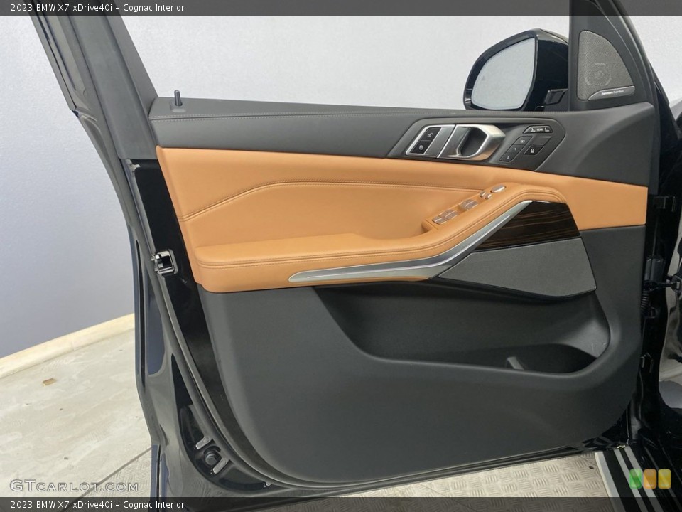 Cognac Interior Door Panel for the 2023 BMW X7 xDrive40i #145173599
