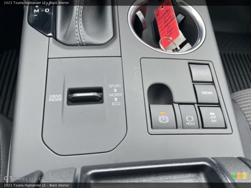 Black Interior Controls for the 2023 Toyota Highlander LE #145184973