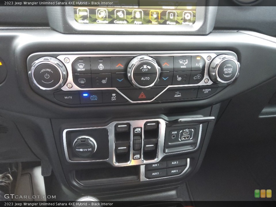 Black Interior Controls for the 2023 Jeep Wrangler Unlimited Sahara 4XE Hybrid #145223109