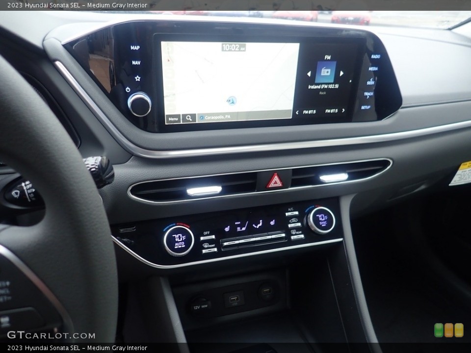 Medium Gray Interior Controls for the 2023 Hyundai Sonata SEL #145232561